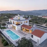 Skyora Villa *